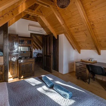 לינה וארוחת בוקר Birtok Royal Apartmanhaz Tagyon