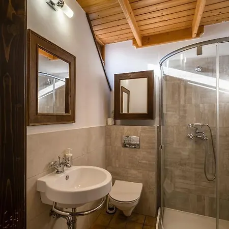 Birtok Royal Apartmanhaz B&B Tagyon
