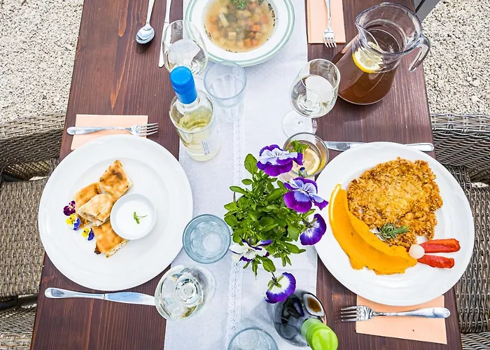 לינה וארוחת בוקר Birtok Royal Apartmanhaz